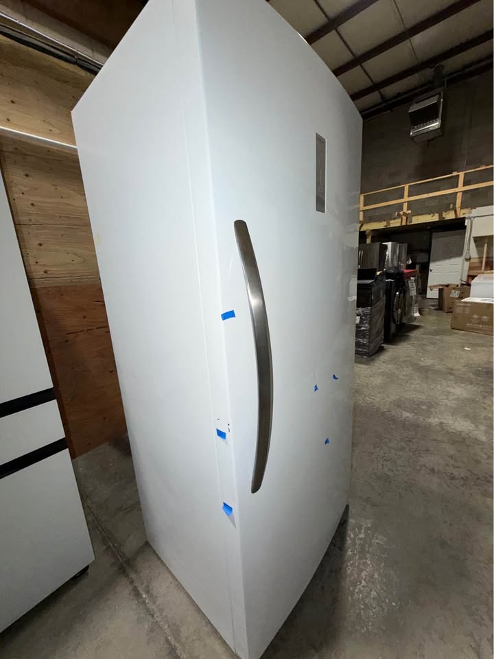 Electrolux All Refrigerator FRAE2024AW - Grade B/WH