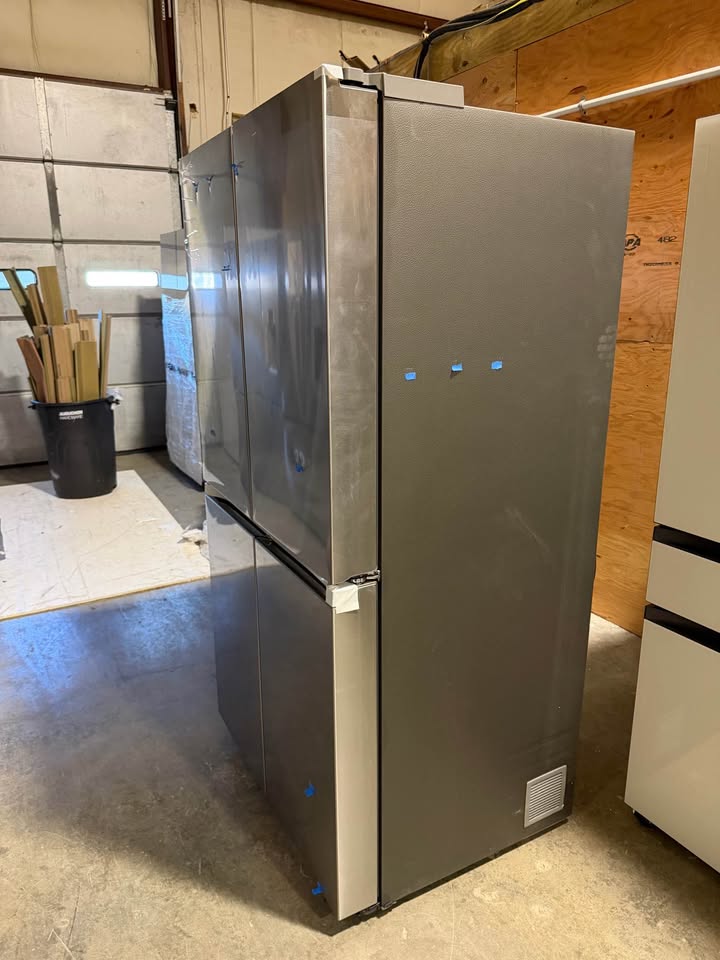 Samsung Bespoke French 4 Door RF23B7671SR/AA - Grade B/WH