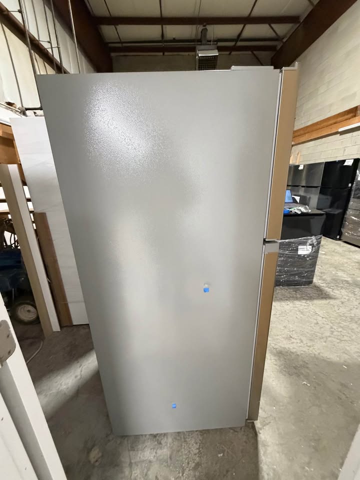 Midea Top Mount Fridge MRT21D3BST - Grade B/WH