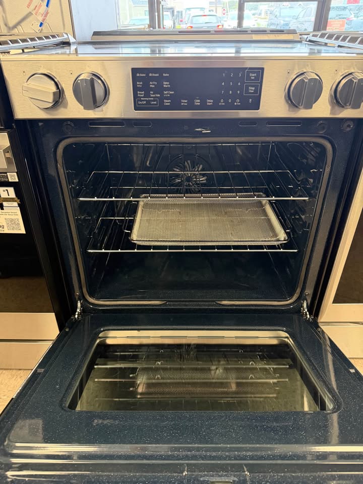 Samsung - Bespoke 30 in. 6.3 Cu. Ft. Smart Slide-In Electric Range with No-Preheat Air Fry Max & True Convection - Stainless Steel - NSE80H63SR
