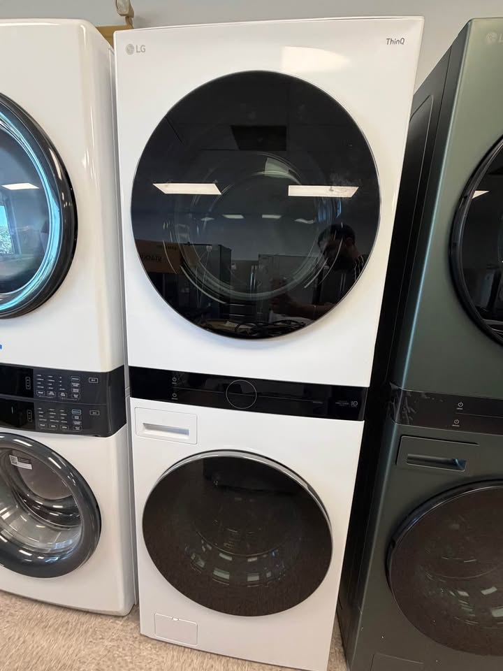 LG - 4.5 Cu. Ft. Smart Front Load Washer & 7.4 Cu. Ft. Electric Dryer WashTower™ with Steam and Built-In Intelligence - White - WKEX200HWA