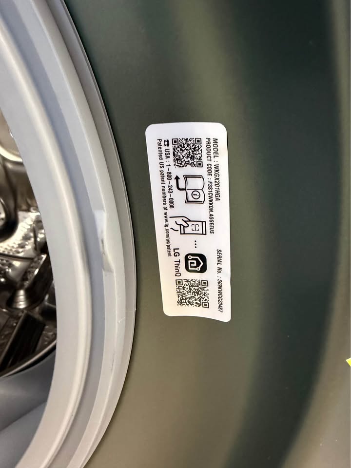LG Gas - 4.5 Cu. Ft. Smart Front Load Washer & 7.4 Cu. Ft. Gas Dryer WashTower™ with Steam and Built-In Intelligence - Black Steel - WKGX201HBA