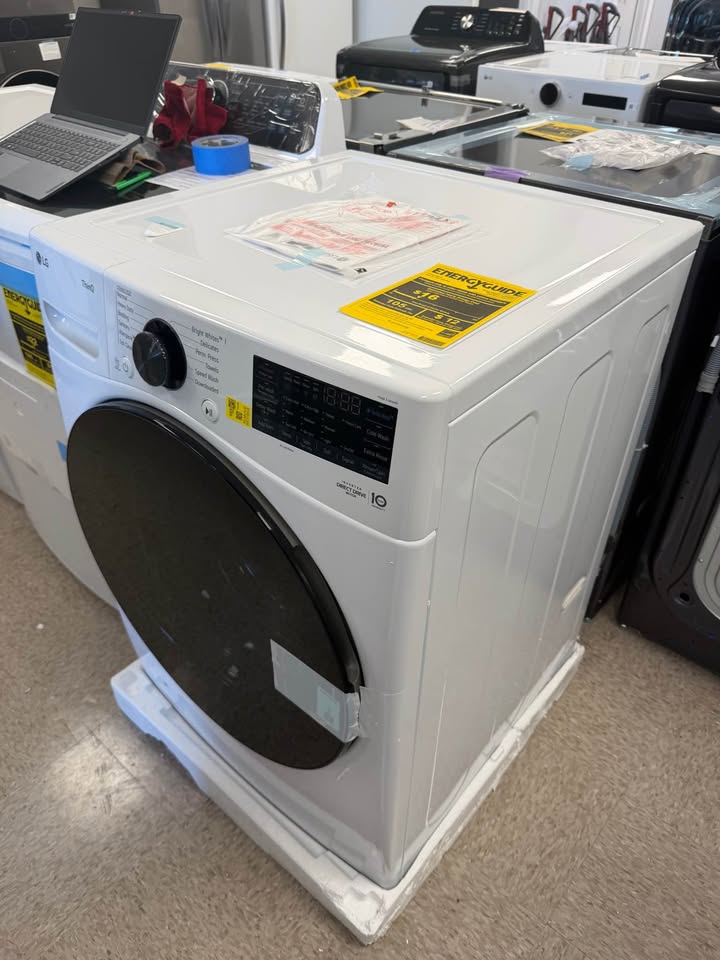 LG - 4.5 Cu. Ft. High-Efficiency Smart Front Load Washer with TurboWash® 360°, Steam and Built-In Intelligence - White - WM4080HWA