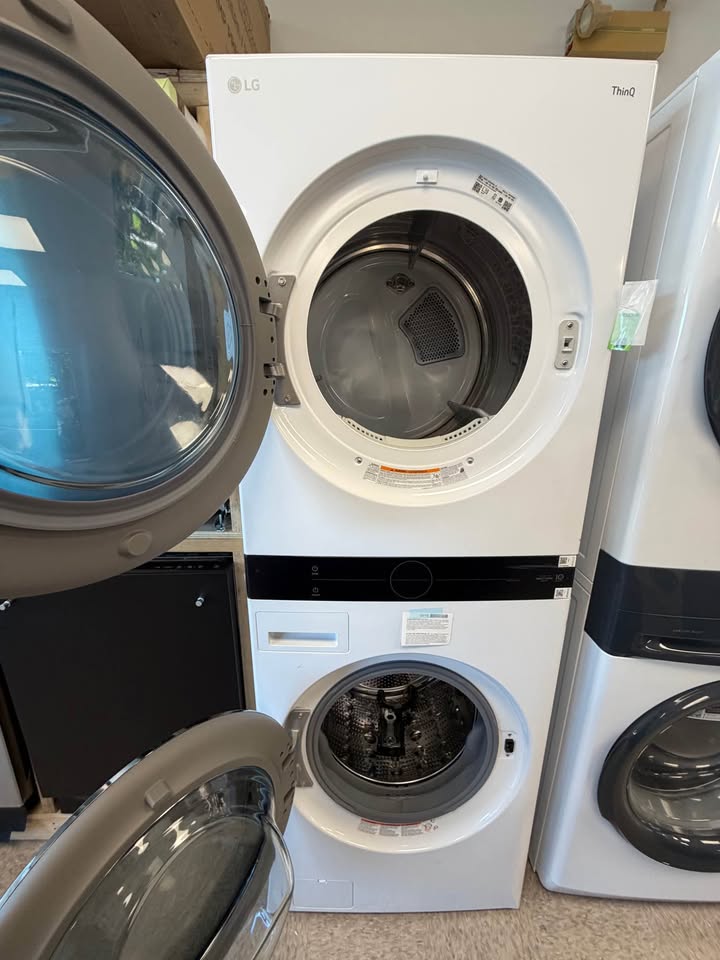 LG - 4.5 Cu. Ft. Smart Front Load Washer & 7.4 Cu. Ft. Electric Dryer WashTower™ with Steam and Built-In Intelligence - White - WKEX200HWA