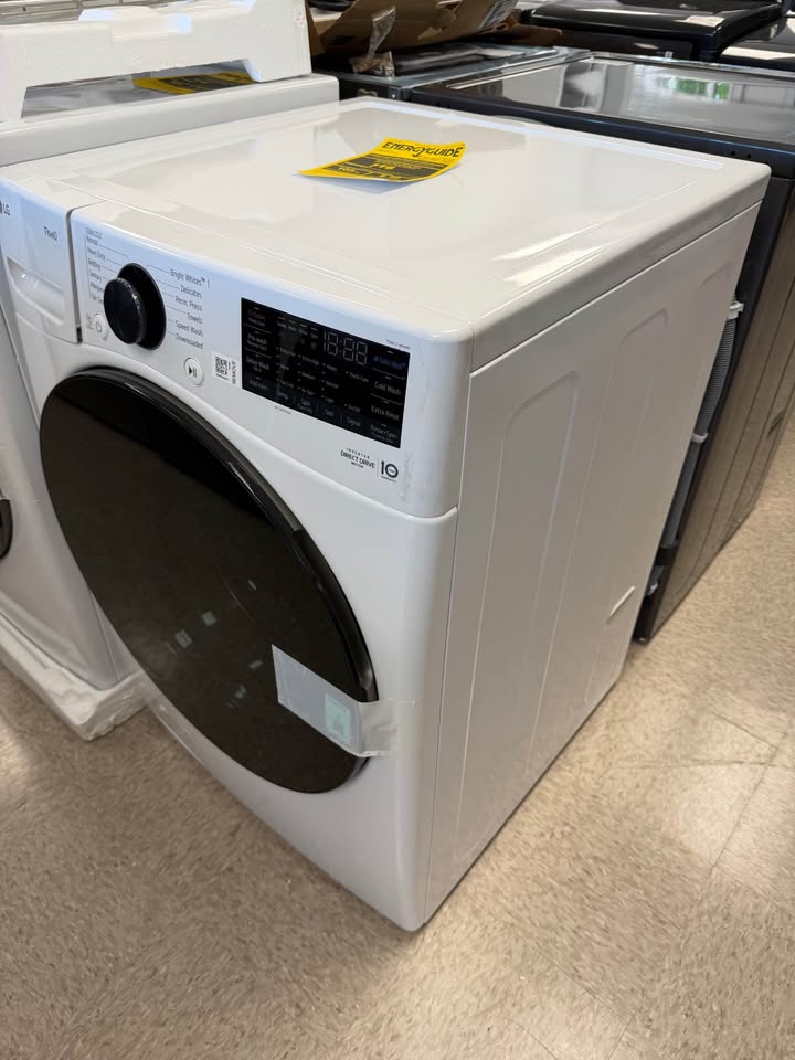 LG - 4.5 Cu. Ft. High-Efficiency Smart Front Load Washer with TurboWash® 360°, Steam and Built-In Intelligence - White - WM4080HWA