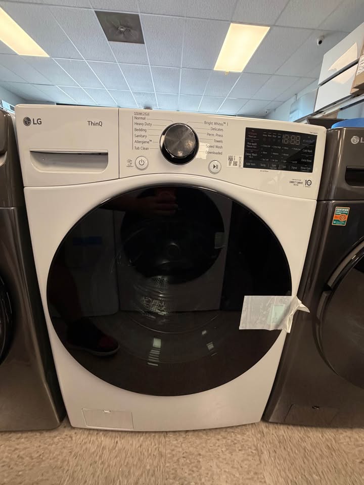 LG - 4.5 Cu. Ft. High-Efficiency Smart Front Load Washer with TurboWash® 360°, Steam and Built-In Intelligence - White - WM4080HWA