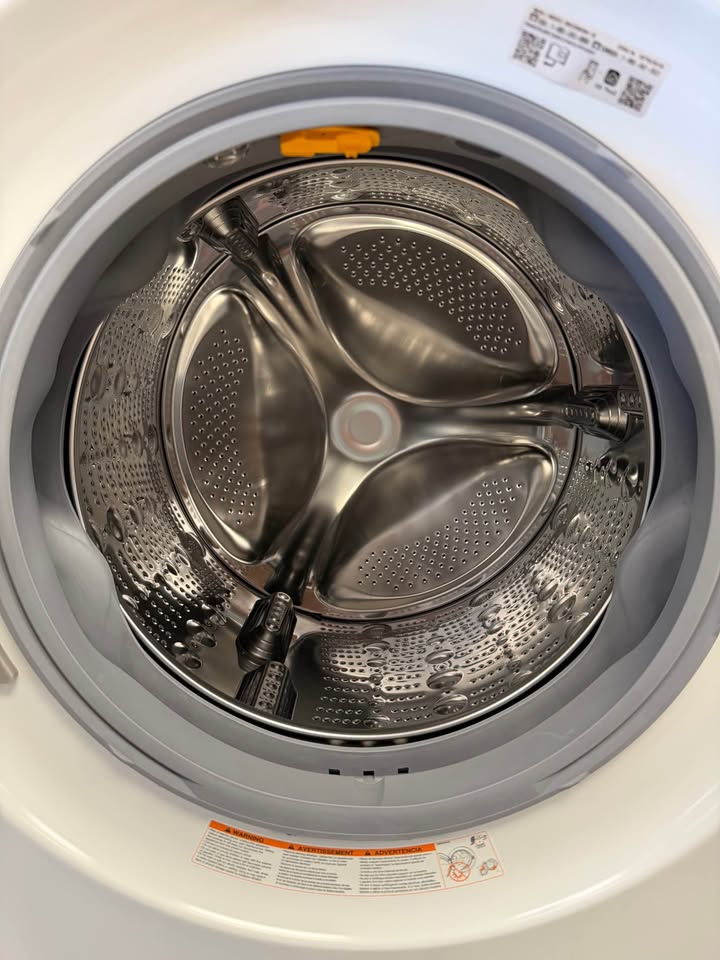 LG - 4.5 Cu. Ft. Smart Front Load Washer & 7.4 Cu. Ft. Electric Dryer WashTower™ with Steam and Built-In Intelligence - White - WKEX200HWA
