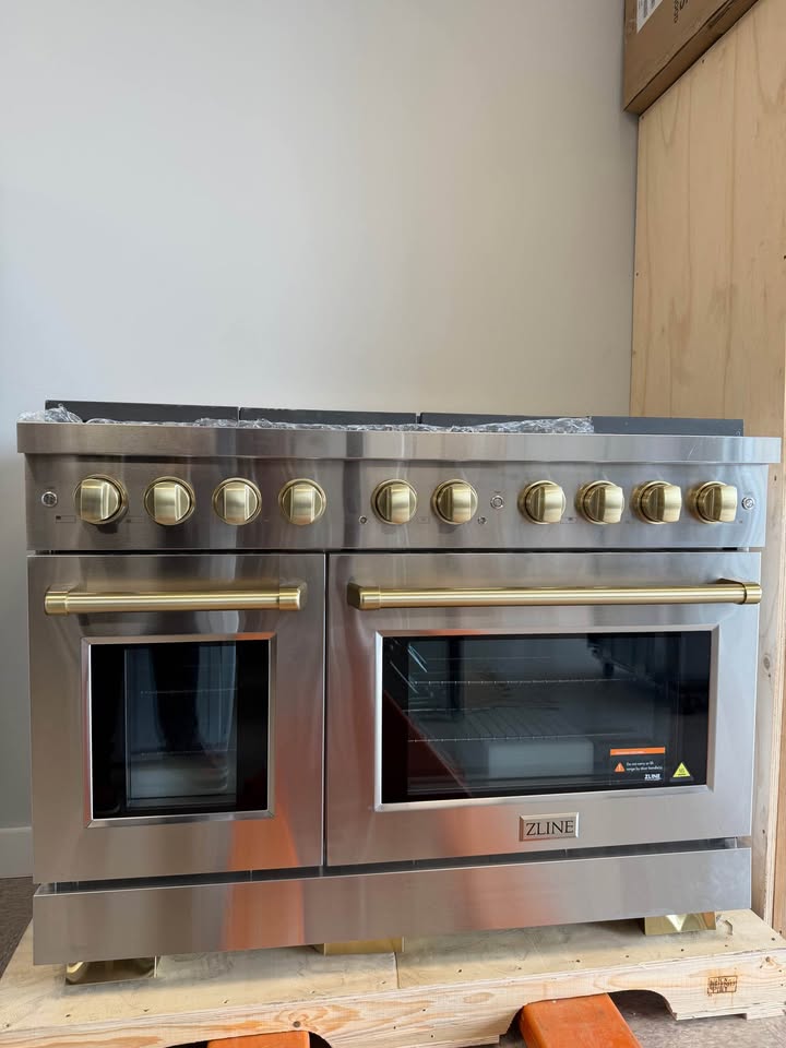ZLINE - 48 in. 6.7 Cu. Ft. Freestanding Double Oven Gas Range with 8 Burners - Stainless Steel with Champagne Bronze Accents - SGRZ-48-CB