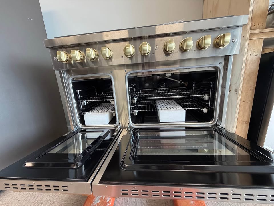 ZLINE - 48 in. 6.7 Cu. Ft. Freestanding Double Oven Gas Range with 8 Burners - Stainless Steel with Champagne Bronze Accents - SGRZ-48-CB