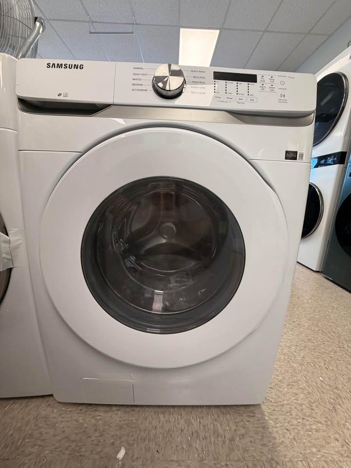 Samsung - 4.5 Cu. Ft. High-Efficiency Smart Front Load Washer with Vibration Reduction Technology+ - White - WF45T6000AW