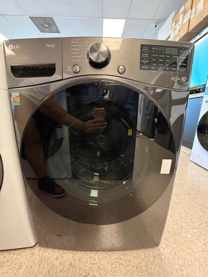 LG - 4.5 Cu. Ft. High-Efficiency Smart Front Load Washer with TurboWash® 360°, Steam and Built-In Intelligence - Black Steel - WM4080HBA
