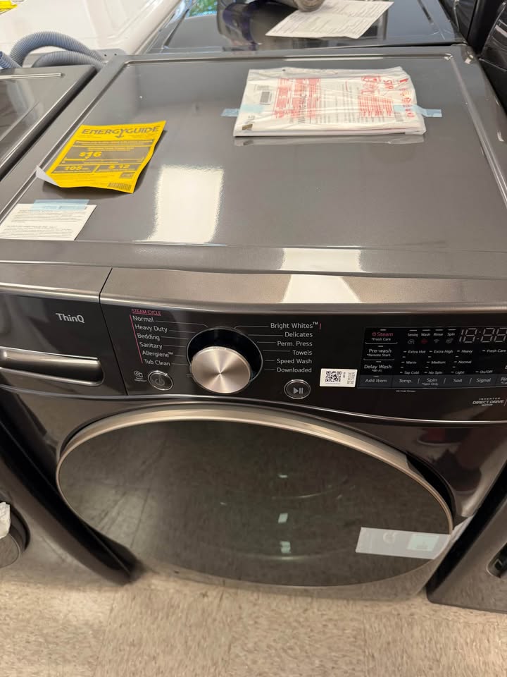 LG - 4.5 Cu. Ft. High-Efficiency Smart Front Load Washer with Steam and Built-In Intelligence - Black Steel - WM4000HBA