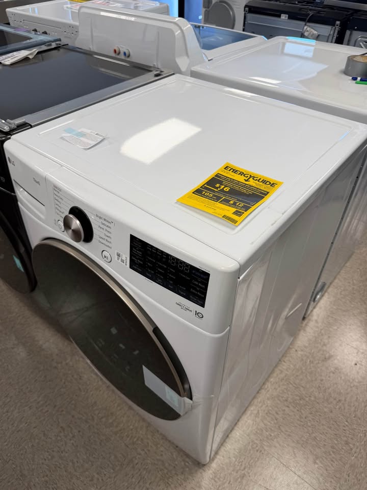LG - 4.5 Cu. Ft. High-Efficiency Smart Front Load Washer with Steam and Built-In Intelligence - WM4000HWA