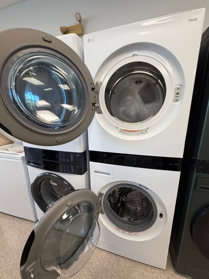 LG - 4.5 Cu. Ft. Smart Front Load Washer & 7.4 Cu. Ft. Electric Dryer WashTower™ with Steam and Built-In Intelligence - White - WKEX200HWA