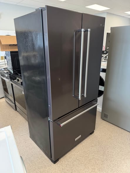 KitchenAid - 21.9 Cu. Ft. Counter-Depth French Door Refrigerator with Interior Water Dispenser and PrintShield™ Finish - Black Stainless Steel - KRFC302EBS