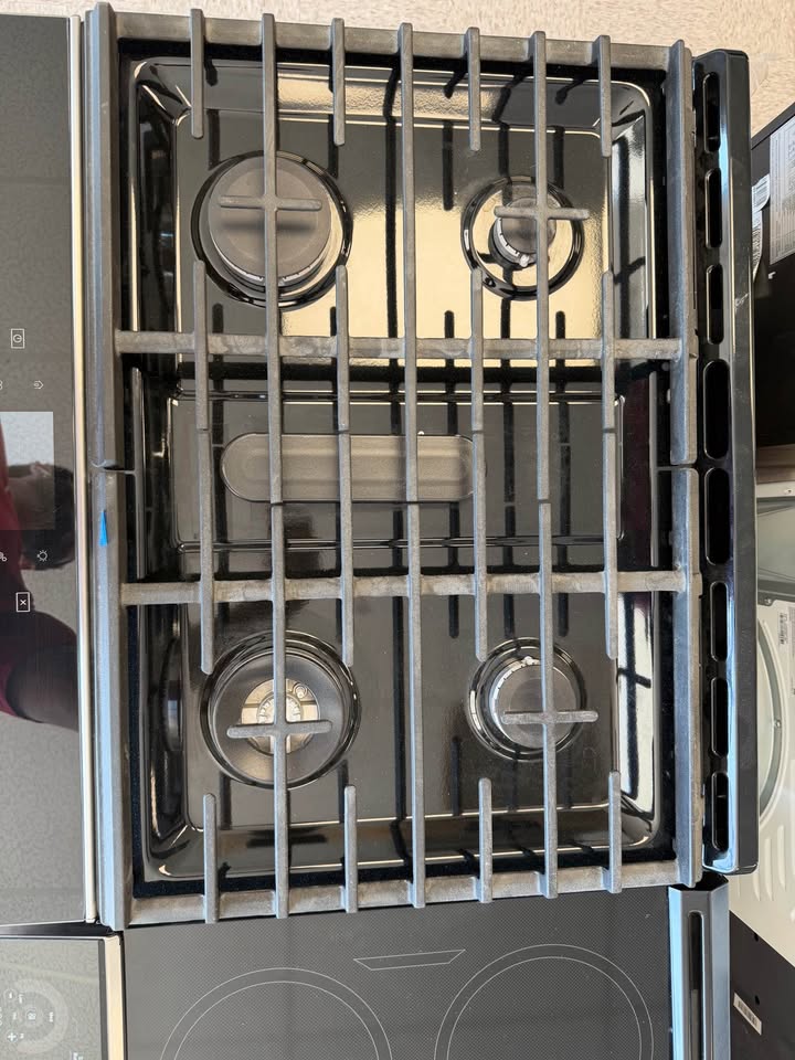 Whirlpool - 5.8 Cu. Ft. Smart Slide-In Gas Convection Range with Air Fry and Scan-to-Cook - Stainless Steel - WEG750H0HZ