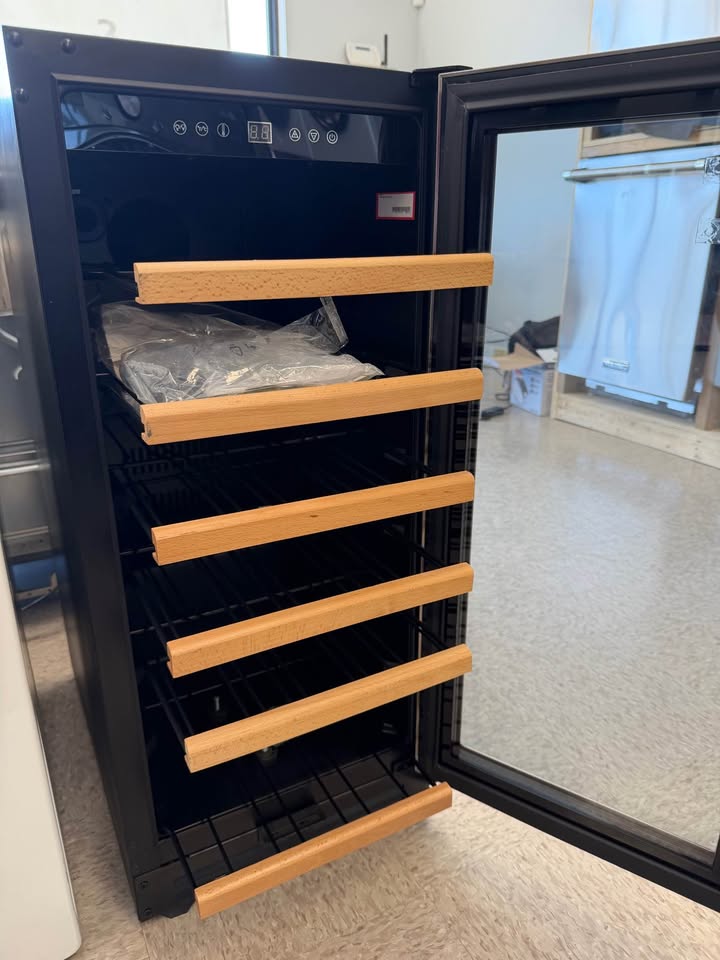 Avanti - 30-Bottle Wine Cooler with Wood Accent Shelving - Stainless Steel - WC3015S3S