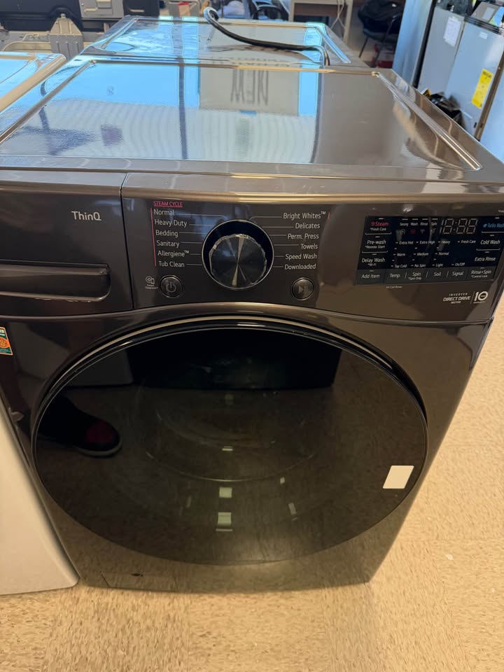 LG - 4.5 Cu. Ft. High-Efficiency Smart Front Load Washer with TurboWash® 360°, Steam and Built-In Intelligence - Black Steel - WM4080HBA