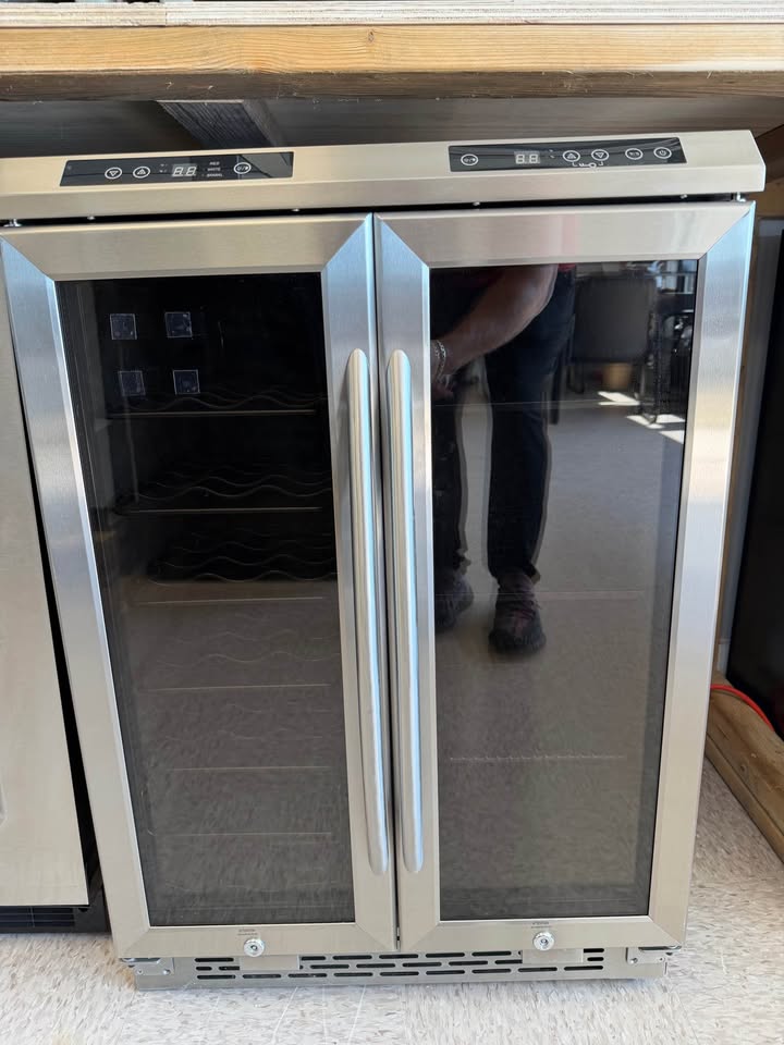 Avanti - 19-Bottle Dual Zone Wine & Beverage Center - Stainless Steel - WBV19DZ