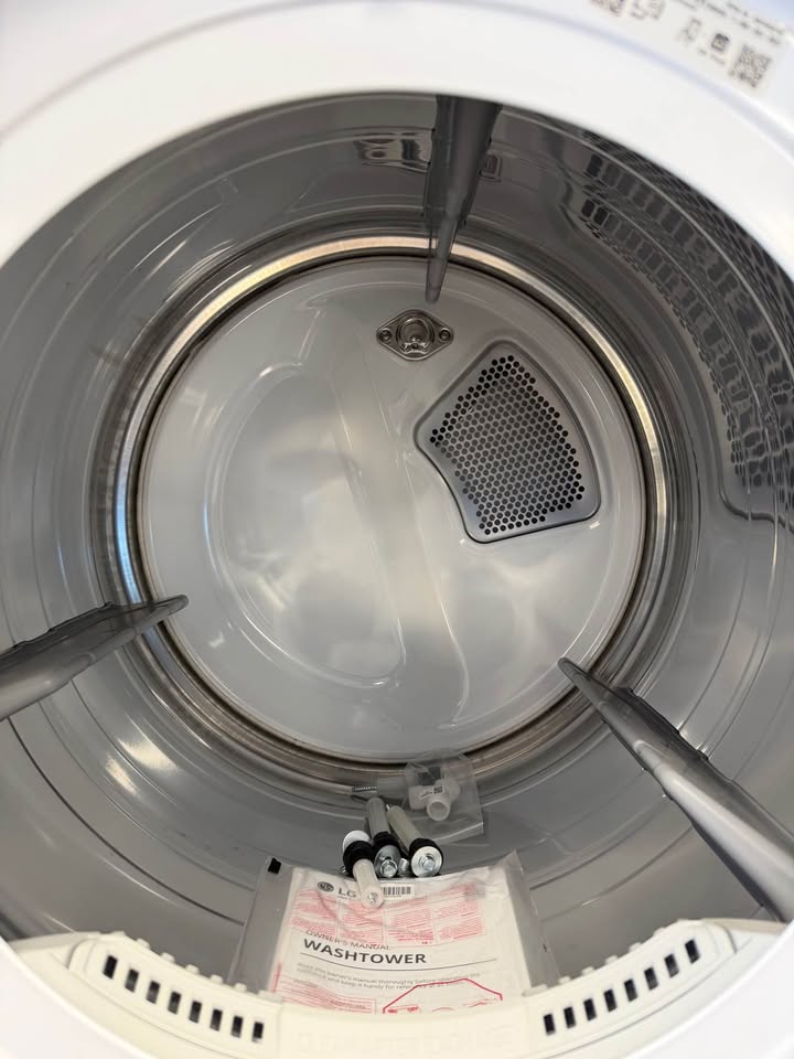 LG - 4.5 Cu. Ft. Smart Front Load Washer & 7.4 Cu. Ft. Electric Dryer WashTower™ with Steam and Built-In Intelligence - White - WKEX200HWA