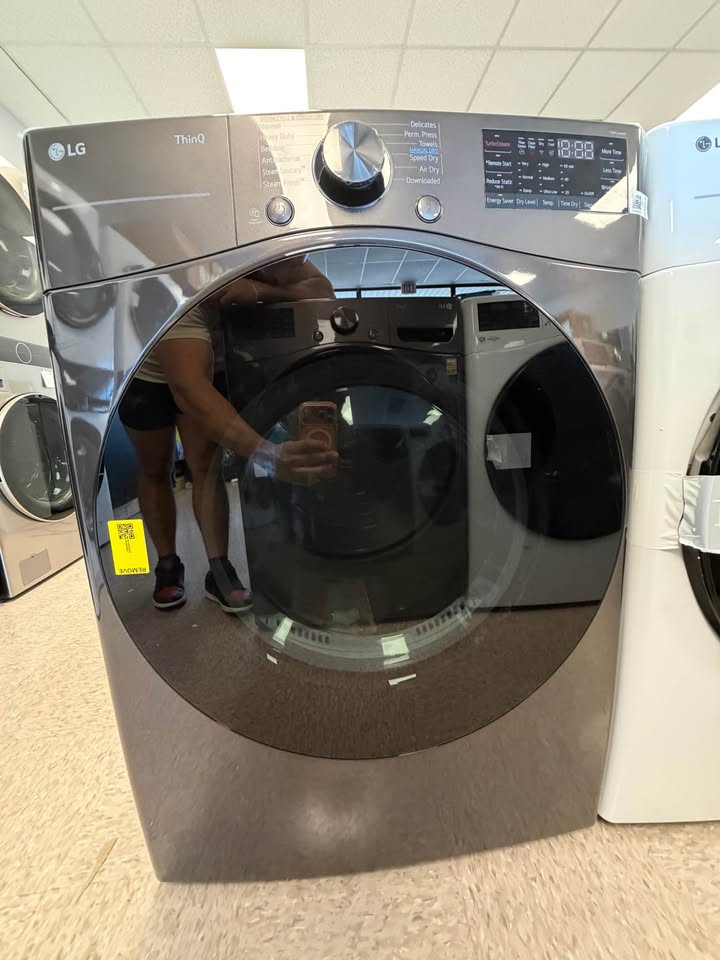 LG - 7.4 Cu. Ft. Smart Electric Dryer with TurboSteam® and Built-In Intelligence - Black Steel - DLEX4080B