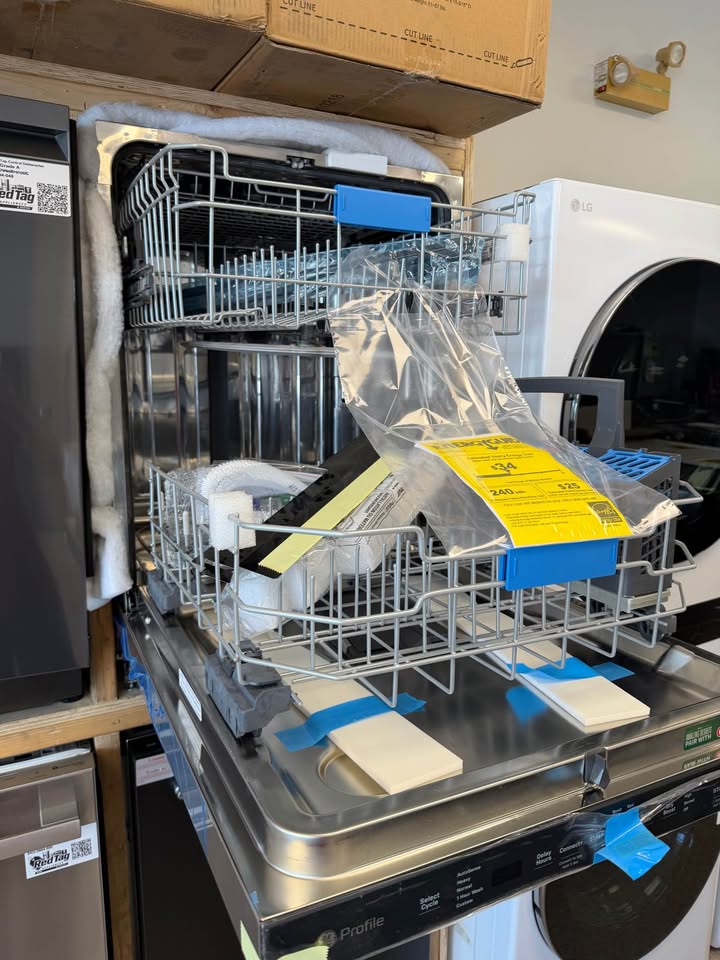 GE Profile - 24 in. Smart Built-In Top Control Dishwasher with Dry Boost™, Microban® Technology and Third Rack - Fingerprint Resistant Stainless Steel - PDP715SYVFS