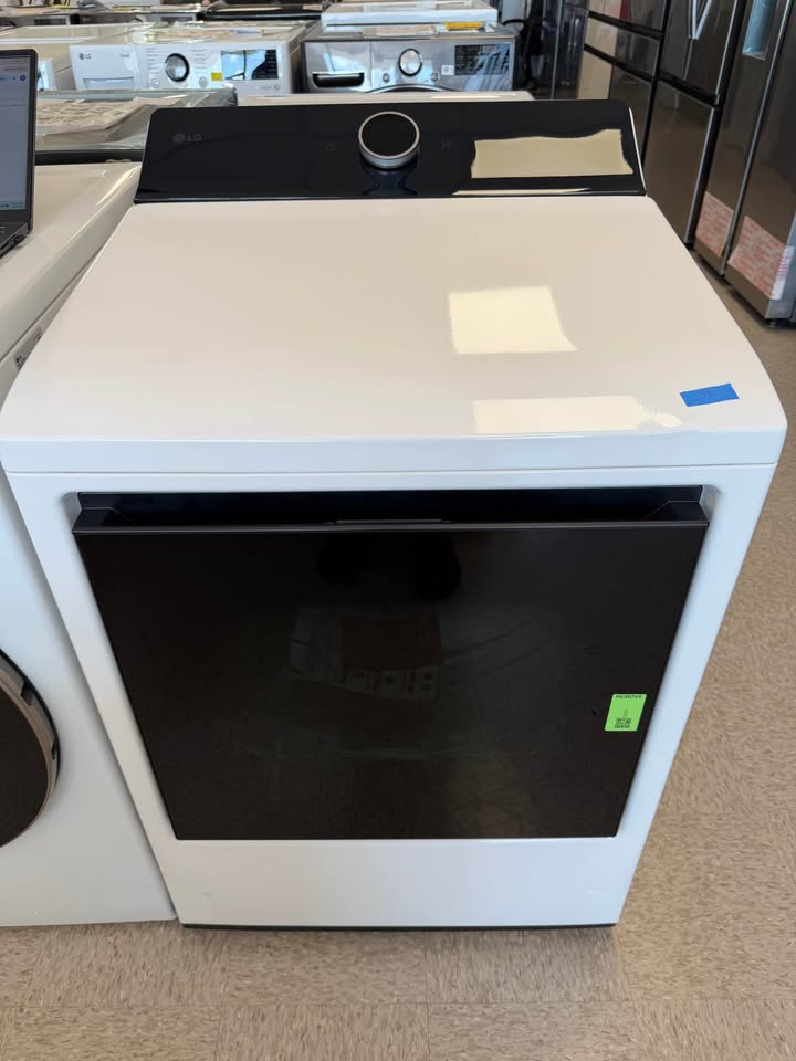 LG - 7.3 Cu. Ft. Smart Gas Dryer with Steam and EasyLoad™ Door - Alpine White - DLGX8601WE
