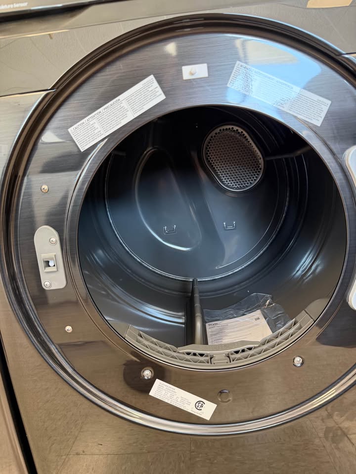 Samsung - 7.5 Cu. Ft. Stackable Electric Dryer with Sensor Dry - Black Stainless Steel - DVE45T6000V