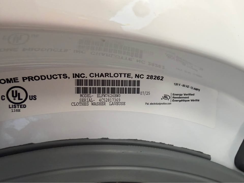 Electrolux - 4.5 Cu. Ft. Front Load Washer with LuxCare® Plus Wash, SmartBoost® and Steam - White - ELFW7626BW