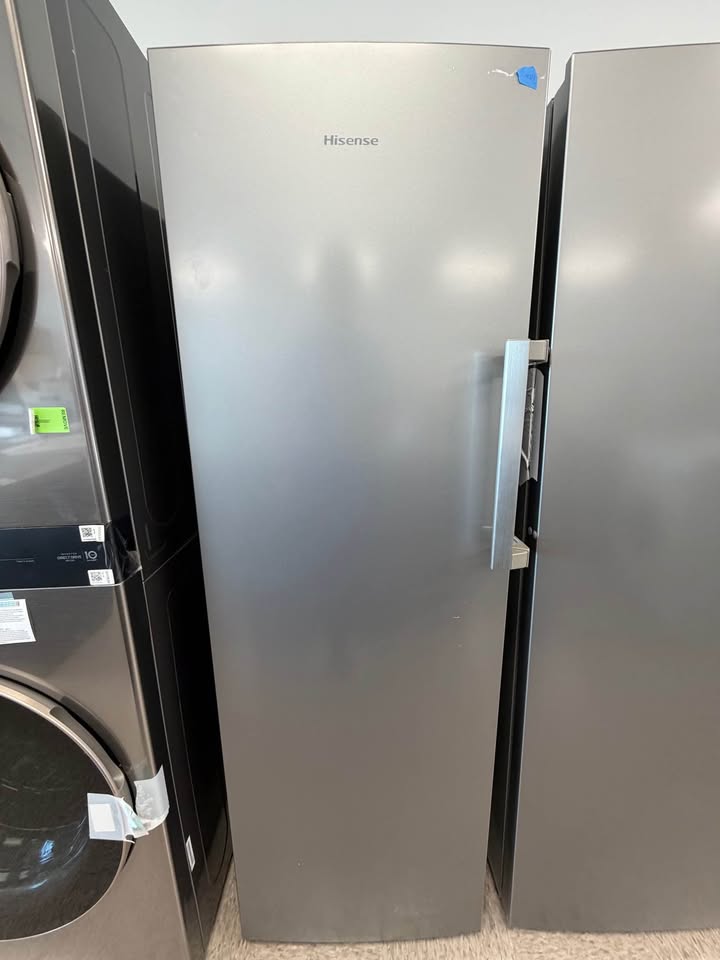 Hisense - 10.2 Cu. Ft. Garage Ready Frost-Free Convertible Upright Freezer - Silver - HFU101N1AVE