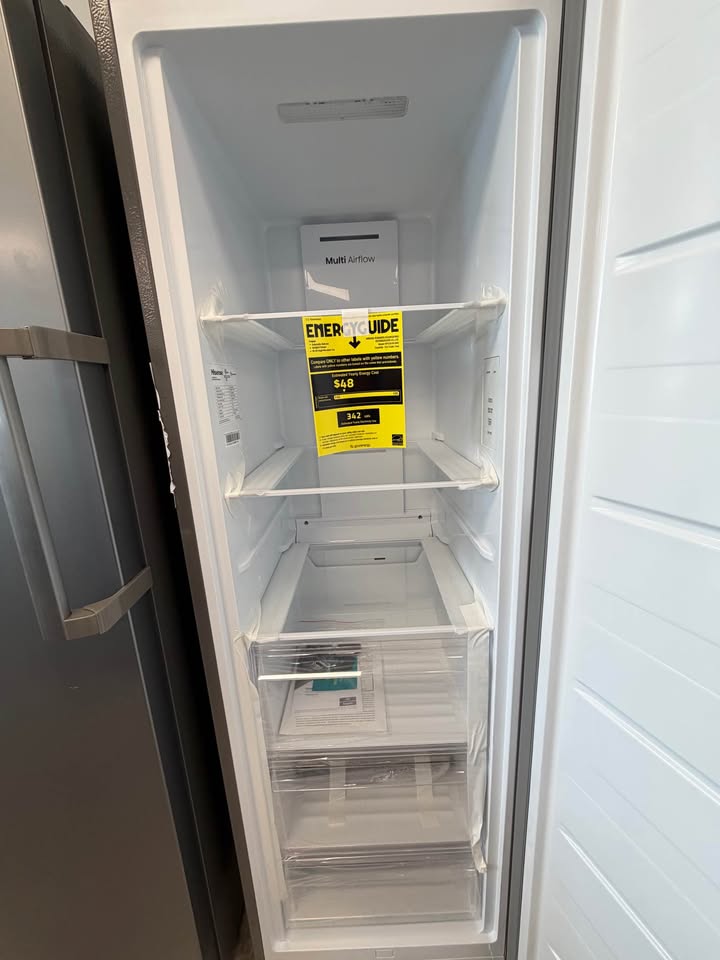 Hisense - 10.2 Cu. Ft. Garage Ready Frost-Free Convertible Upright Freezer - Silver - HFU101N1AVE