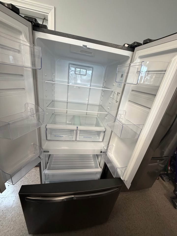 Frigidaire - 31.5 in. 17.6 Cu. Ft. Counter-Depth French Door Refrigerator with Ice Maker - Fingerprint-Resistant Stainless Steel Look - FRFG1723AV