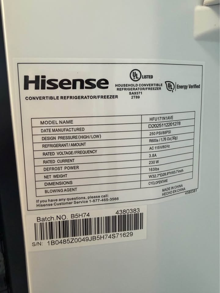 Hisense - 17 Cu. Ft. Garage-Ready Frost-Free Convertible Upright Freezer or Refrigerator - Silver - HFU171N1AVE