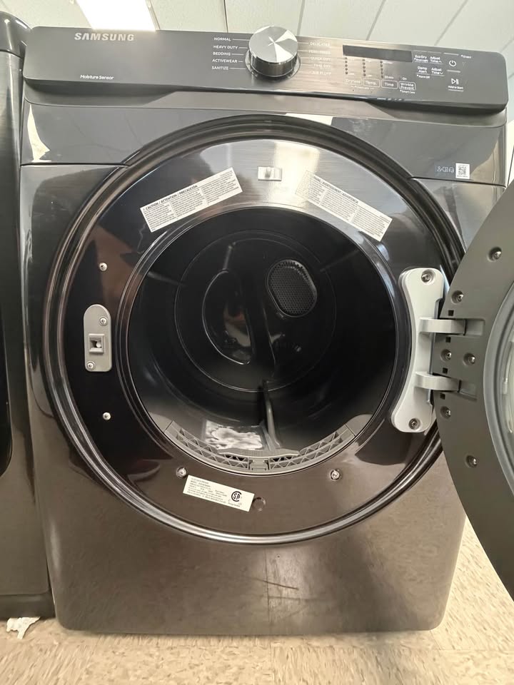 Samsung - 27 in. 7.5 Cu. Ft. Stackable Electric Dryer with Sensor Dry - Black Stainless Steel - DVE45T6000V