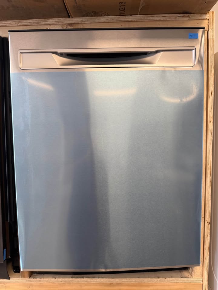 Frigidaire Gallery - 24 in. Top Control Built-In Dishwasher with CleanBoost™, MaxBoost™ Dry & 3rd Rack - Smudge-Proof Stainless Steel - GDSP4715AF