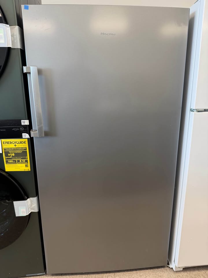 Hisense - 17 Cu. Ft. Garage-Ready Frost-Free Convertible Upright Freezer or Refrigerator - Silver - HFU171N1AVE