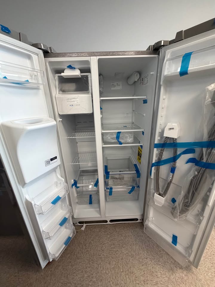 Frigidaire - 36 in. 25.6 Cu. Ft. Standard-Depth Side-by-Side Refrigerator with Ice & Water Dispenser - Stainless Steel - FRSS2623ASJ