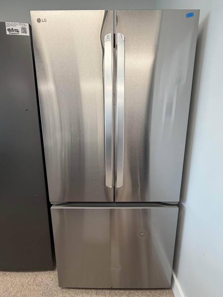 LG - 33 in. 20.8 Cu. Ft. Counter-Depth MAX 3-Door French Door Smart Refrigerator with Ice Maker - Stainless Steel - LF21G6200S