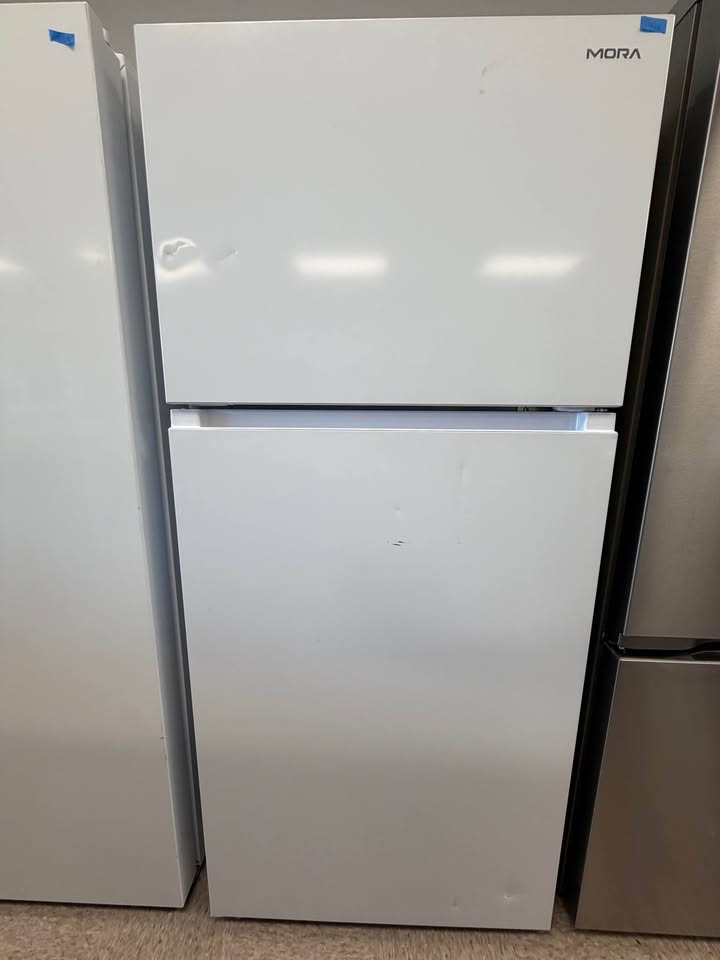 Mora - 30 in. 18 Cu. Ft. Top-Freezer Refrigerator with Glass Shelves & Reversible Doors - White - MRT180N6AWD