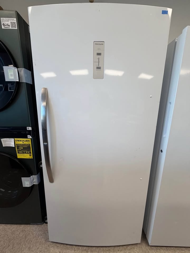 Frigidaire - 33 in. 20.0 Cu. Ft. Garage-Ready Frost-Free Upright Freezer - White - FFUE2024AWG