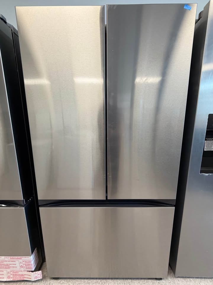 Samsung Bespoke - 36 in. 30.1 Cu. Ft. 3-Door French Door Smart Refrigerator with Dual Ice Maker & AutoFill Water Pitcher - Fingerprint-Resistant Stainless Steel - RF30BB6200QL