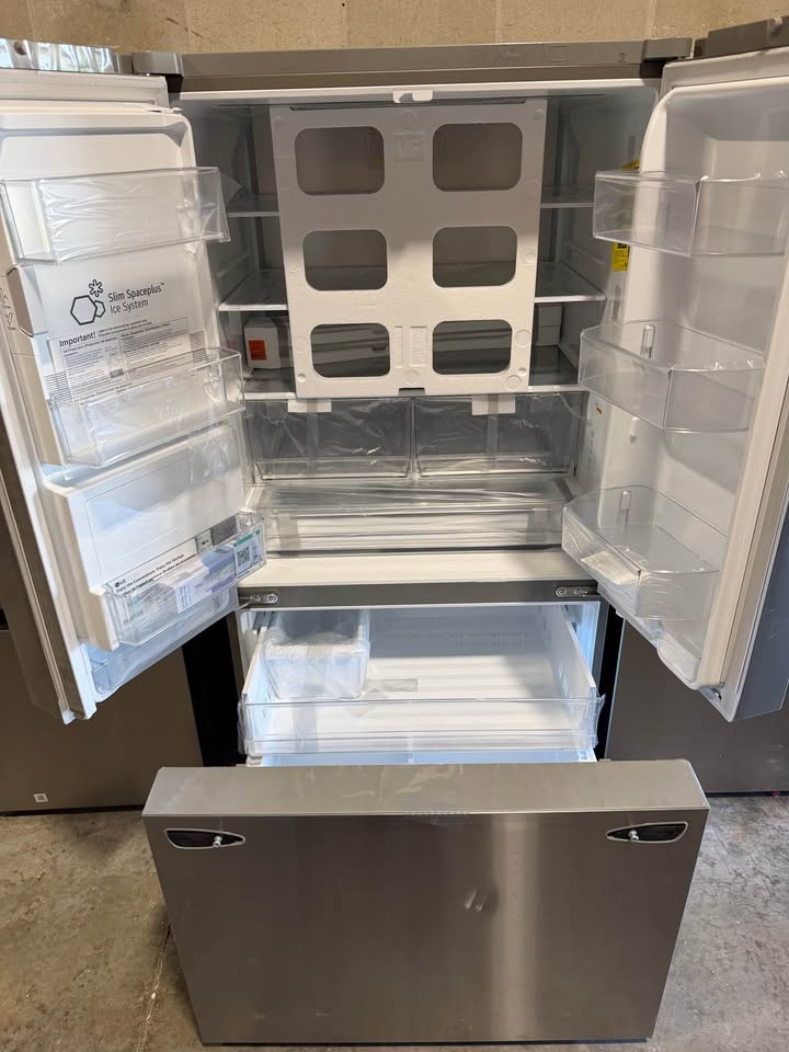 LG - 36 in. 31 Cu. Ft. Smart Standard-Depth MAX French Door Refrigerator with Dual Ice Maker & Tall Ice/Water Dispenser - PrintProof Stainless Steel - LRFXS3106S/00