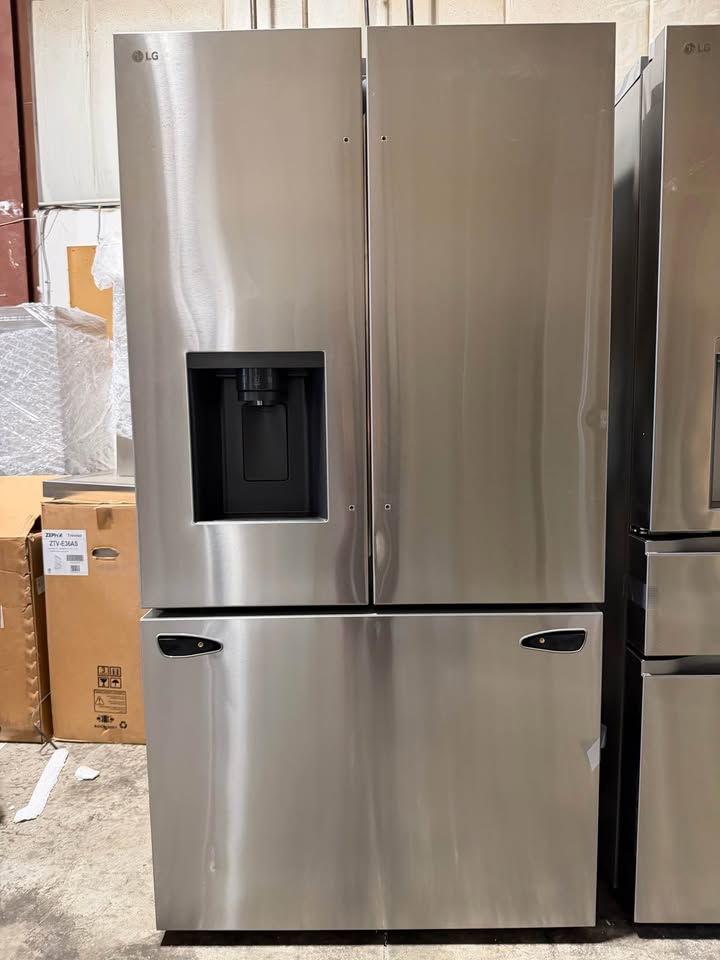 LG - 36 in. 26 Cu. Ft. Smart Counter-Depth MAX French Door Refrigerator with Tall Ice & Water Dispenser - Stainless Steel - LCFC26XSS/00