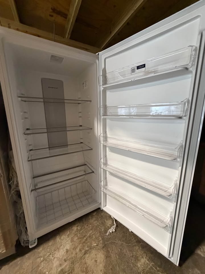 Frigidaire - 33 in. 20 Cu. Ft. Garage-Ready Single-Door Refrigerator - White - FRAE2024AWC