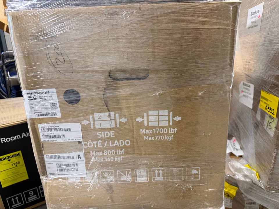 Samsung - 30 in. 2.1 Cu. Ft. BESPOKE Smart Over-the-Range Microwave with Sensor Cook, Wi-Fi & Auto Connectivity - White Glass - ME21DB630012AA