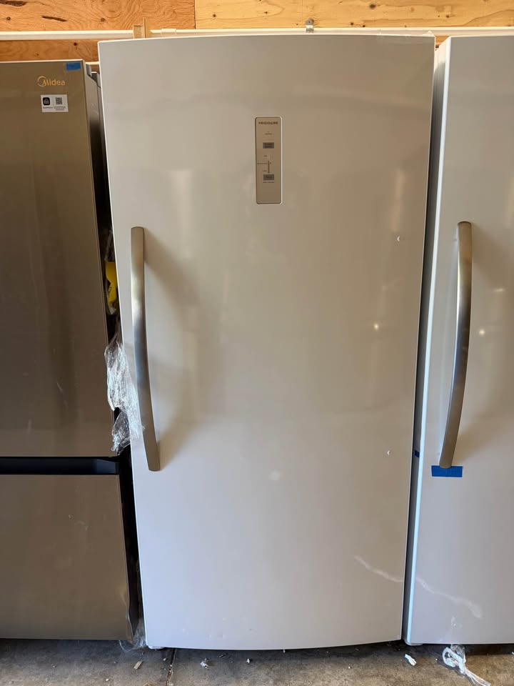 Frigidaire - 33 in. 20 Cu. Ft. Garage-Ready Frost-Free Upright Freezer - White - FFUE2024AWG