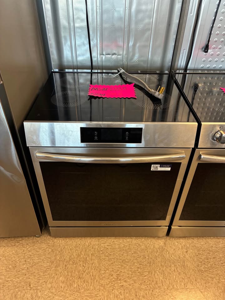 Frigidaire Gallery - 30 in. 6.2 Cu. Ft. Front-Control Induction Range with Total Convection, Air Fry & No Preheat - Stainless Steel - GCFI3060BFF