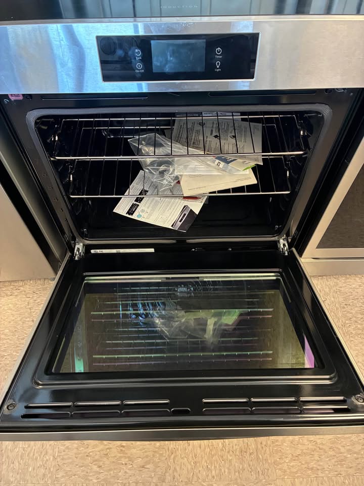 Frigidaire Gallery - 30 in. 6.2 Cu. Ft. Front-Control Induction Range with Total Convection, Air Fry & No Preheat - Stainless Steel - GCFI3060BFF