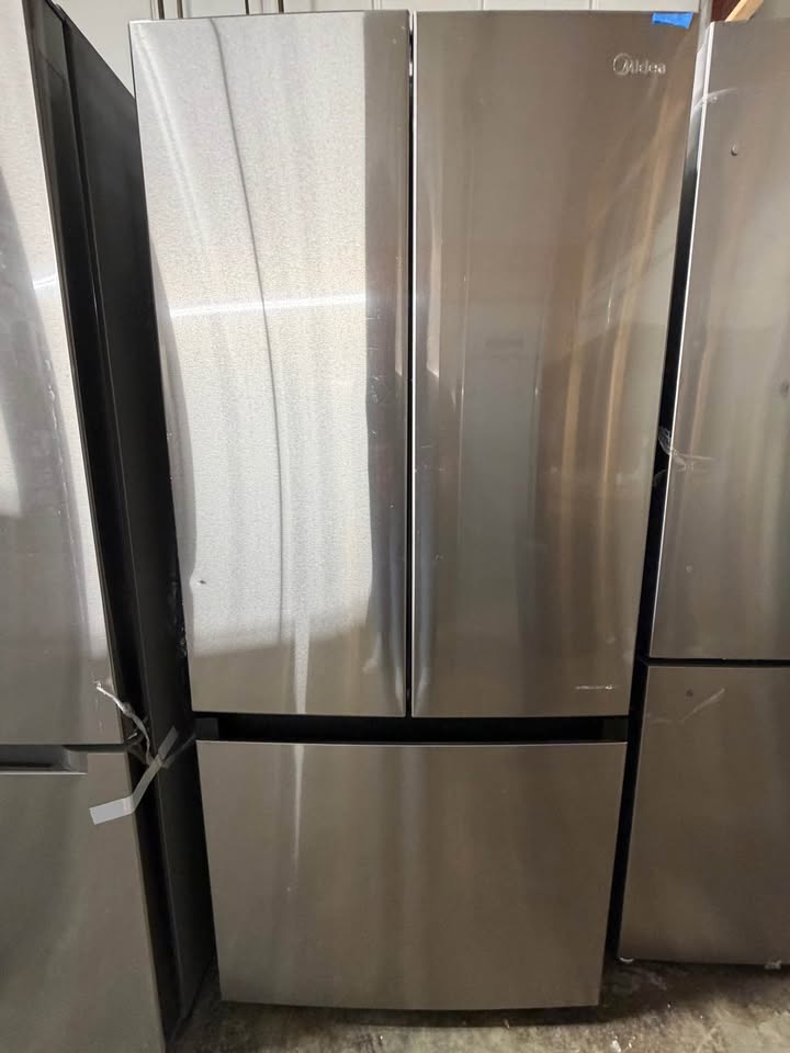 Midea - 30 in. 18.4 Cu. Ft. French Door Refrigerator with Bottom Freezer, Dual Crispers, Gallon Door Storage & Automatic Defrost - Stainless Steel - MRF18B4AST