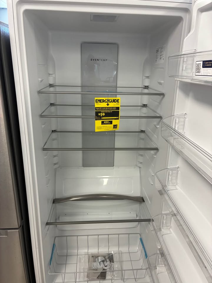 Frigidaire - 33 in. 20 Cu. Ft. Garage-Ready Frost-Free Upright Freezer with EvenTemp Cooling & Power Outage Assurance - White - FFUE2024AWG